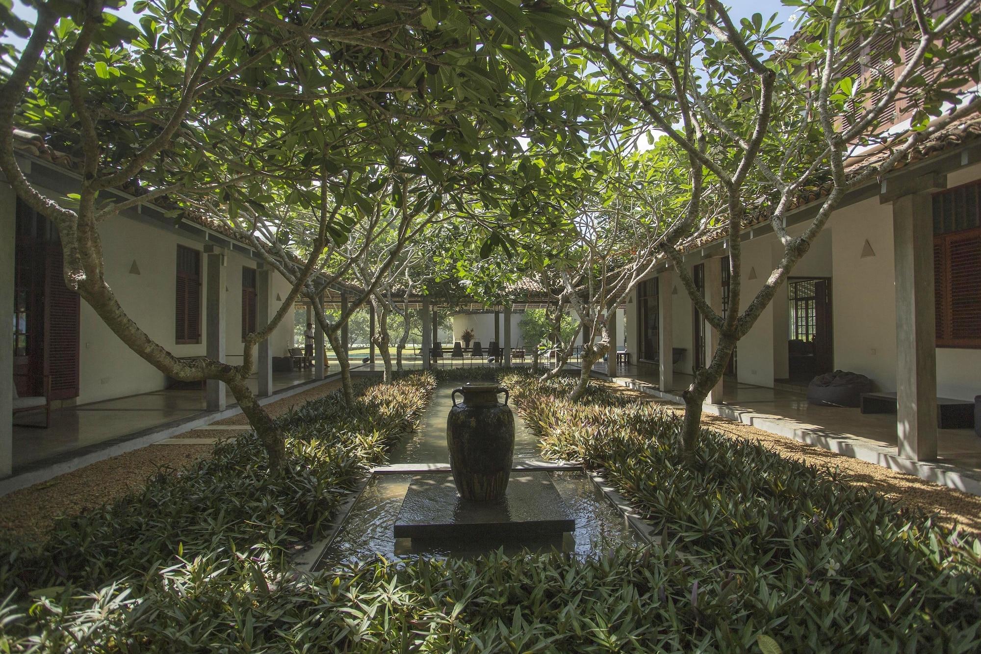 The Frangipani Tree By Edwards Collection Hotell Unawatuna Exteriör bild